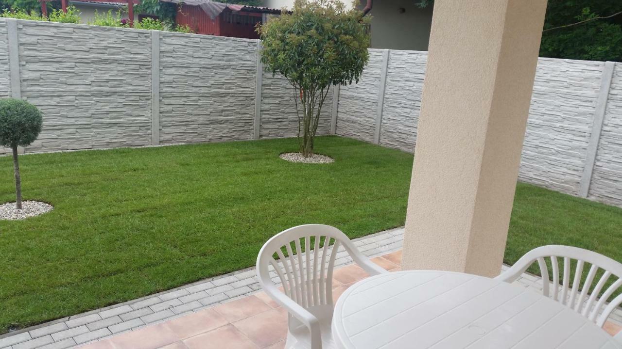 Rekreacny Dom Flora Villa Veľký Meder Exteriör bild